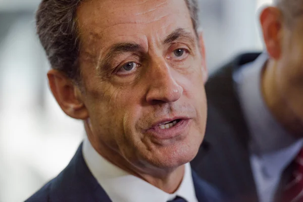 Nicolas Sarkozy, az egykori titkos fogolytábor Buenos Aires a haditengerészet iskola látogatása során — Stock Fotó