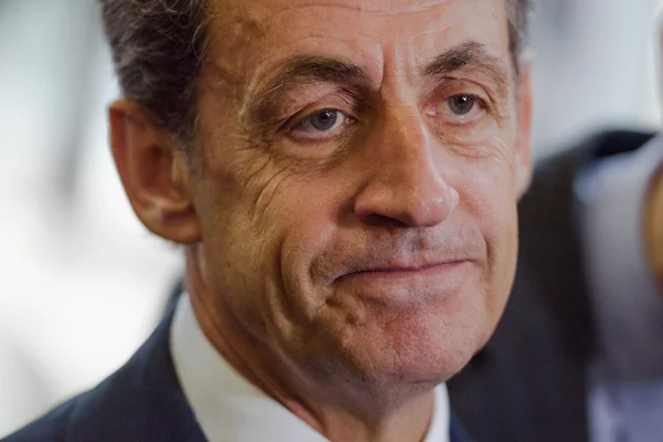 Nicolas Sarkozy durante una visita all'ex centro di detenzione clandestina della Scuola della Marina di Buenos Aires — Foto Stock