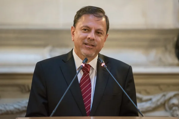 Eduardo Zuain durante la ceremonia de apertura de una exposición — Foto de Stock