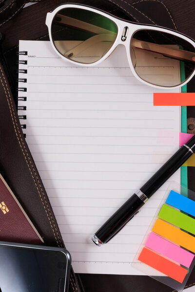 Подготовка к путешествиям, путешествиям, поездкам, туризм макет крупным планом. Пустое место, где можно разместить текст или информацию
.