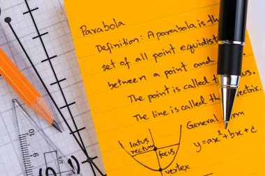 Matematik ders notları. Parabolas ve ikinci dereceden teorisi.