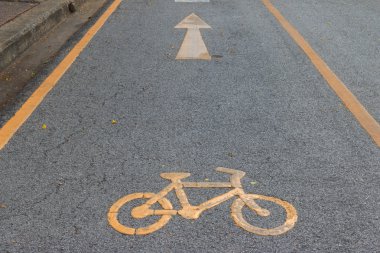 Bisiklet lane tabela Caddesi üzerinde. 