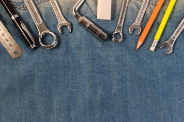 Denim işçi anahtarı araçları.
