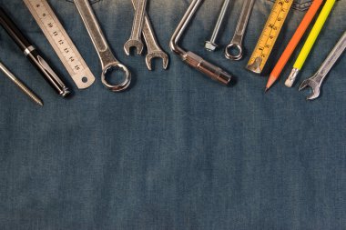 Denim işçi anahtarı araçları.