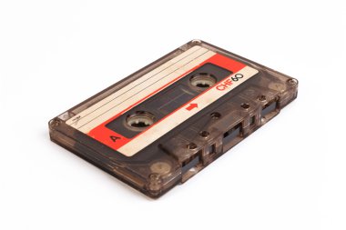 Klasik kaset. Eski kaset. Beyaz arka plan üzerinde kaset.
