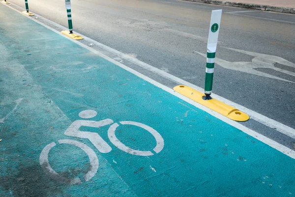 Jízdní kolo jízdního pruhu. Kolo znamení, znak označující cyklistických lane. Kolo Lane v Bangkoku, Thajsko. — Stock fotografie