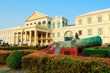 Eski mimari. Savunma Bakanlığı binası. Ünlü bangkok bina.