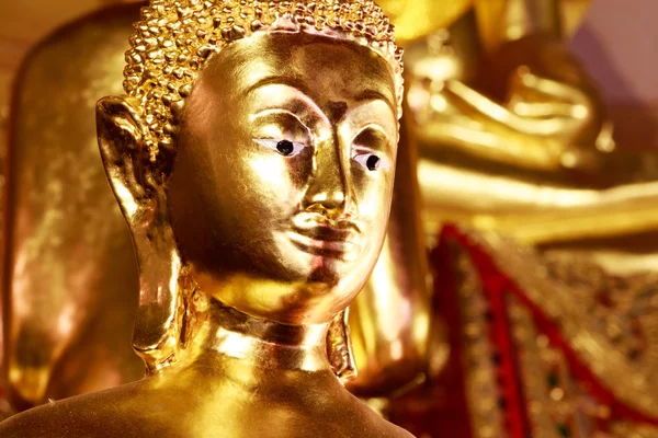 Buddha szobrok, arc-arany buddha, közelkép, arc-arany buddha, Thaiföld, Asia. — Stock Fotó