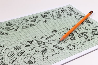 Kopya alanı ile dizüstü bilgisayar üzerinde Eğitim kroki tasarımı. Eğitim kavramı düşünme doodles simgeler ayarlayın. Eğitim simgeleri okul arka plan seti.