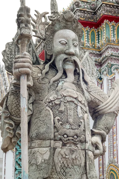 Los primeros planos de la estatua de la cara de la muñeca de piedra china . —  Fotos de Stock