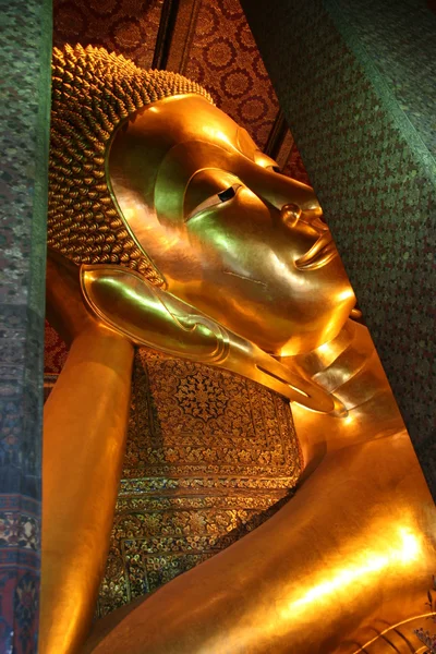 Fekvő Buddha (alvás Buddha) Wat Pho templom, a Bangkok Thaiföld — Stock Fotó