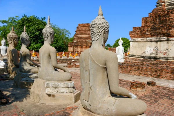 Cast stone Buddha statue of Wat Yai Chai Mongkhon in Ayutthaya, Thailand — Stockfoto