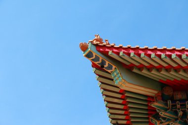 Bir geleneksel Çince tapınak Tayland mitolojik hayvanlar ile dekore edilmiştir.