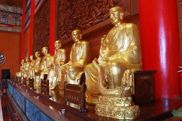 Estatua de Buda, estuco en templo chino — Foto de Stock