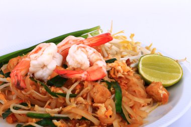 Stir Fried Tay Noodles: Pad Tay A favori Tay heyecan kızartma yemek şehriye.