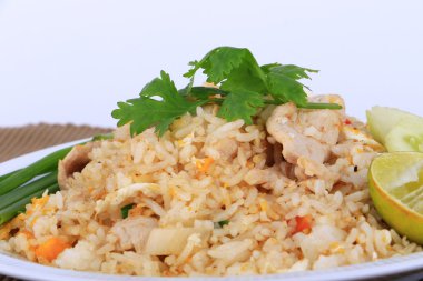Geleneksel Tay tarzı Fried rice domuz Tayland ile