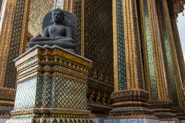 Tempel des Smaragdbuddha; vollständiger offizieller Name wat phra si rattana satsadaram in Bangkok, Thailand — Stockfoto