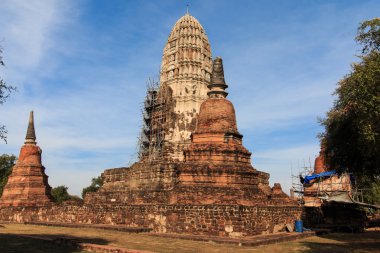 Pagoda tamir Kral Borommarachathirat II Ratburana Tapınağı olarak adlandırılan Ayutthaya Krallığı için kapatıldı (yerel olarak Wat Ratburana biliyorum)