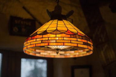 parlaklık renkli bardak yaptı