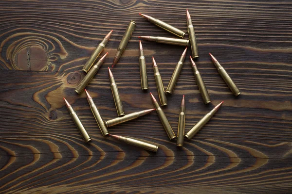 Kugeln für die Jagd auf das Holz — Stockfoto