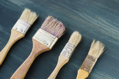İrili ufaklı Boya fırçaları