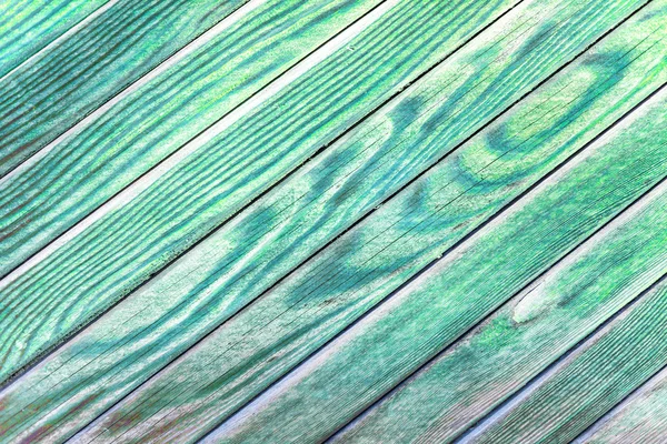 Fragment de clôture en bois. Planches en bois peintes comme fond avec espace de copie. conseil Texture de diagonale. Fond rural turquoise. Orientation horizontale . — Photo