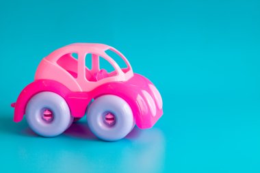 basit plastik araba pembe.