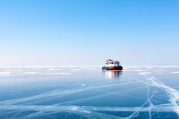 Buz üzerinde taşıma. Deniz Baykal buzda. Hovercraft. 