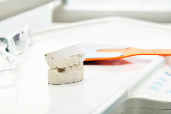 Prosthesis saddle in dental laboratory — Stock Photo, Image