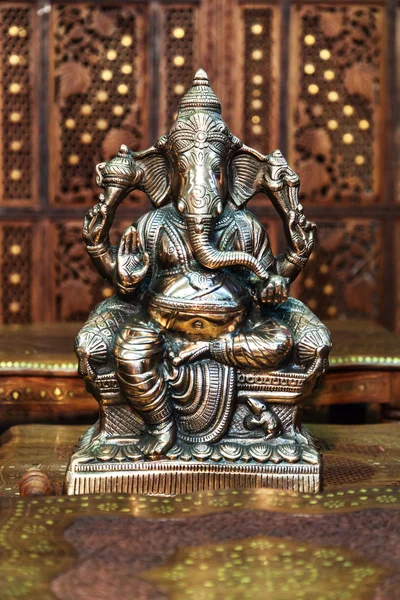 在印度教的神甘尼萨的青铜雕像 — 图库照片