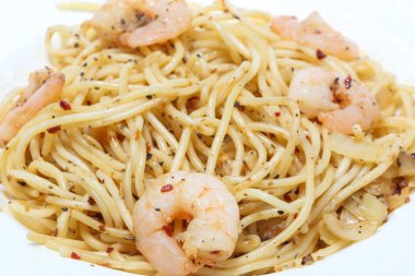 Deniz mahsulleri spagetti karides ile