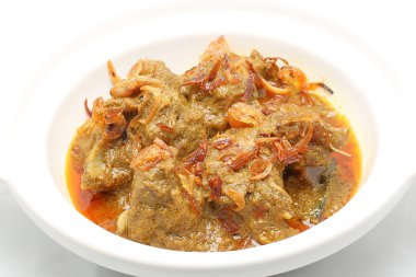 Biftek sosu ile serpilir soğan fry