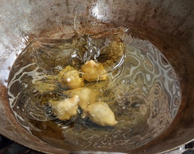 Pişirme samosa kızartma