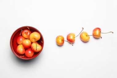 Kırmızı Sarı kiraz meyve