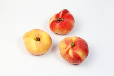 Çörek şeftali meyve