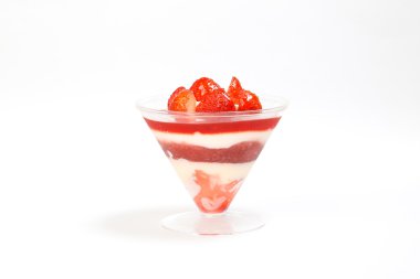 Erimiş çilek peynir pasta