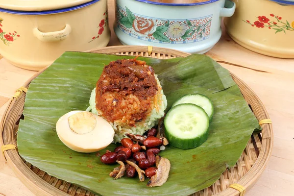 Nasi Lemak Fragrant Rice Cooked Coconut Milk Served Sambal Friend — Stock Photo, Image