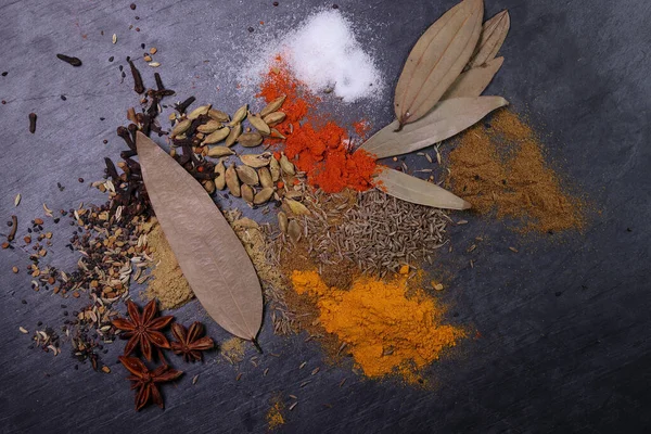 Meng Variëteit Kruid Kaneel Kardemom Kruidnagel Laurierblad Houten Chili Komijn — Stockfoto