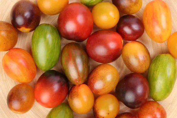 Rojo Naranja Amarillo Tomate Verde Mezcla Variedad Primer Plano — Foto de Stock