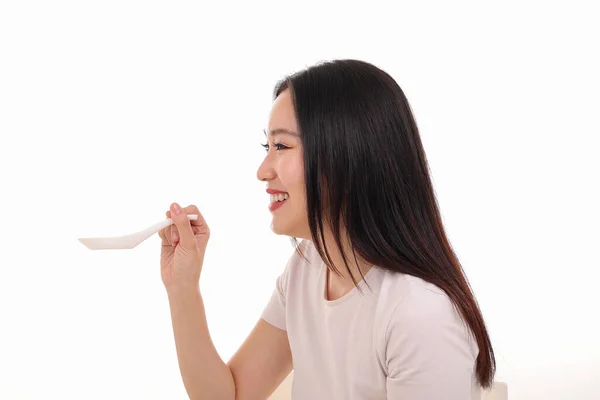 Mooi Jong Zuid Oosten Aziatisch Vrouw Houden Chinees Leeg Eetstokje — Stockfoto