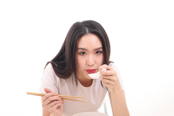 Vacker Ung Sydöstra Asien Kvinna Som Håller Kinesisk Tom Chopstick — Stockfoto