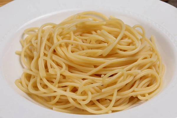 Gebakken Gewone Spaghetti Witte Plaat — Stockfoto