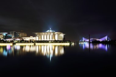 Tunku Mizan Zainal Abidin Camii