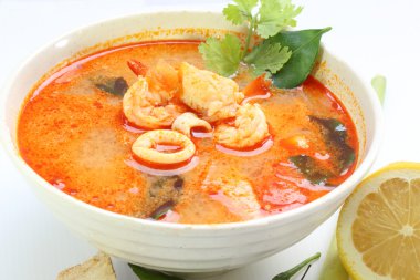 Tom Yam deniz mahsulleri çorbası