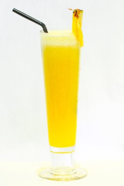 Ananaslı ananas suyu.