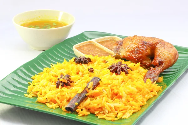 Biryani rice with roasted chicken — Stock Photo, Image