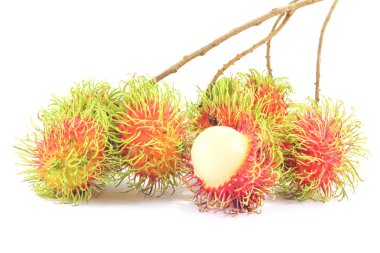 beyaz arkaplanda rambutan 