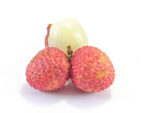 Litchi frukt på vit bakgrund — Stockfoto