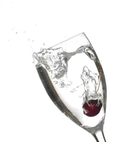 Spruzzare acqua liquida dal vetro — Foto Stock
