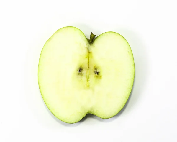 Зелёный яблочный ломтик — стоковое фото